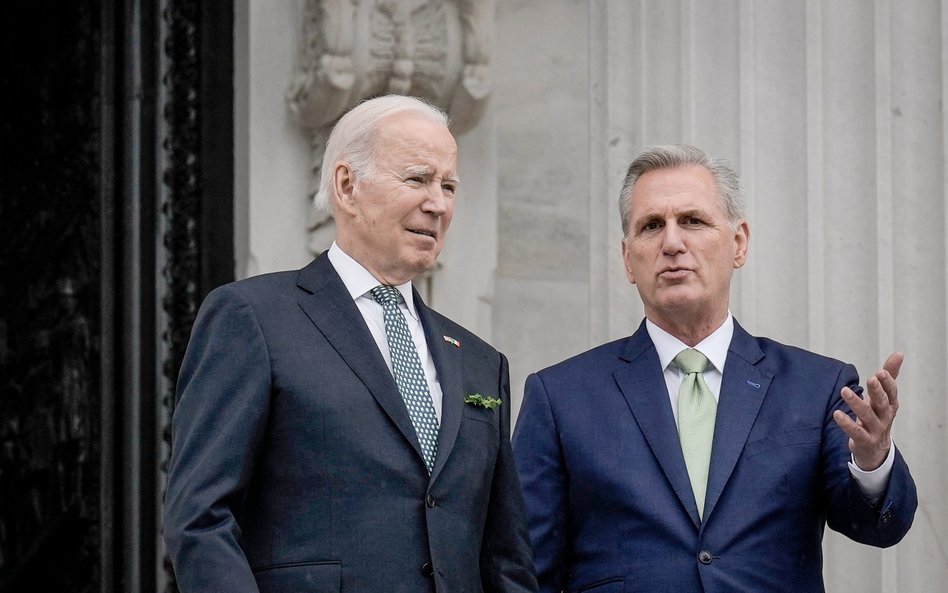 Ani spiker Izby Reprezentantów Kevin McCarthy, ani prezydent Joe Biden, nie wydają się skłonni do us