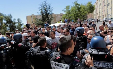 Fotografowanie muzułmanek w kąpieli skończyło się awanturą na ulicach Sisco