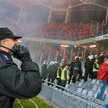 ABW w walce ze stadionowymi chuliganami współpracuje z policją. Na zdjęciu mecz w Kielcach w 2009 r.