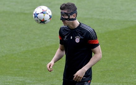 Robert Lewandowski podczas treningu na stadionie Camp Nou w Barcelonie.