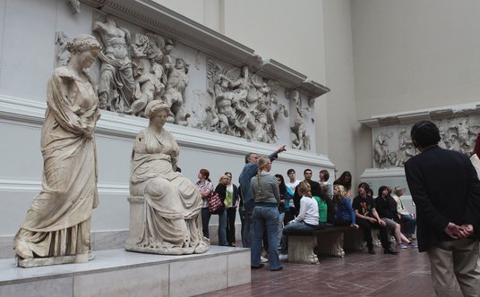 Fragmenty ołtarza Zeusa z Pergamonu archeolodzy niemieccy odkryli pod koniec XIX wieku