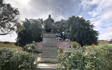 Protesty w USA: Pomnik Krzysztofa Kolumba zburzony, podpalony i wrzucony do jeziora