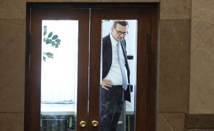 Akcje i udziały w spółkach mogą być kupowane wyłącznie na zlecenie premiera, obecnie Mateusza Morawi