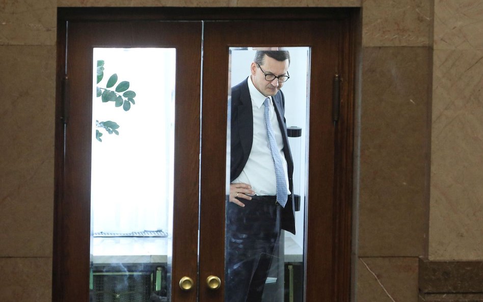 Akcje i udziały w spółkach mogą być kupowane wyłącznie na zlecenie premiera, obecnie Mateusza Morawi