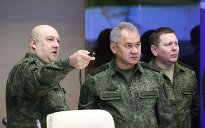 Gen. Siergiej Surowikin i minister obrony Rosji Siergiej Szojgu