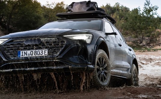 Audi Q8 E-Tron Edition Dakar