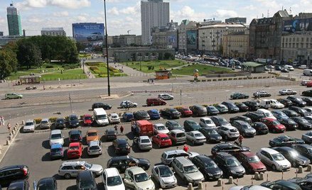 Mandat za złe parkowanie przed hipermarketem