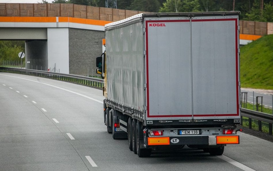 Eksport-import: Sprzedający płaci za transport, a kupujący ponosi ryzyko
