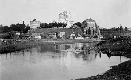 Ostróg. Widok na wzgórze zamkowe