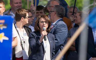 Kamila Gasiuk-Pihowicz w czasie marszu "Jesteśmy i będziemy w Europie" w maju 2016 roku