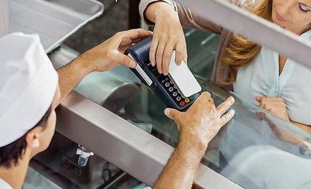 Płatności bezgotówkowe: Lepiej zapomnieć portfela niż telefonu
