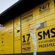 Kurier InPostu rzucał paczkami. Jest reakcja Brzoski