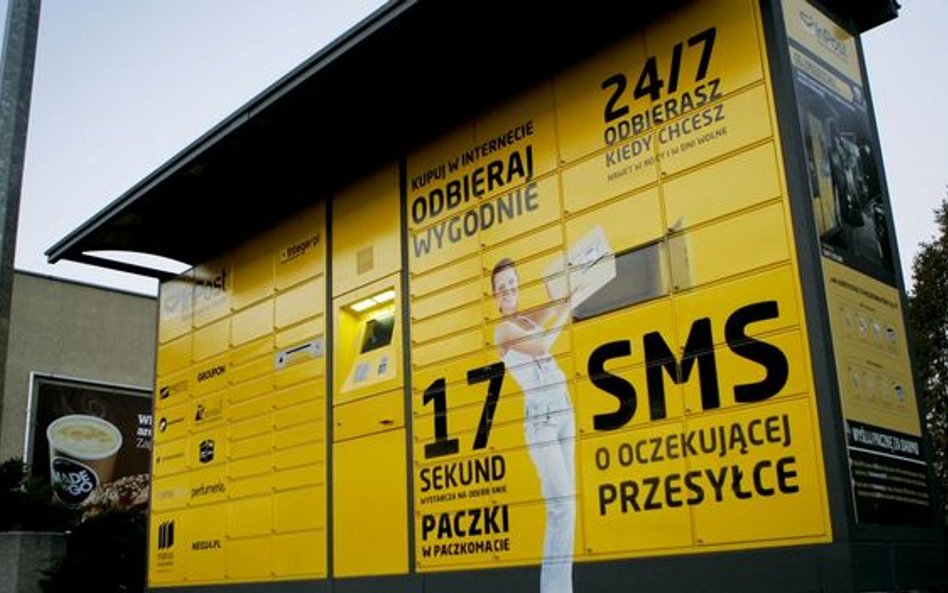 Kurier InPostu rzucał paczkami. Jest reakcja Brzoski