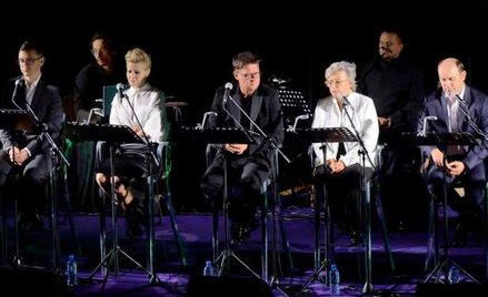 „Biblia audio” live, od lewej: Miłogost Reczek, Krzysztof Czeczot, Małgorzata Kożuchowska, Wojciech 