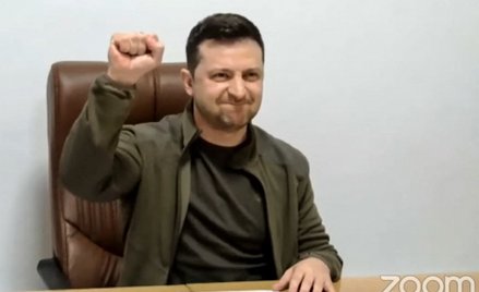 Zełenski potwierdza zawieszenie broni. "Kto może, niech zostanie i walczy"