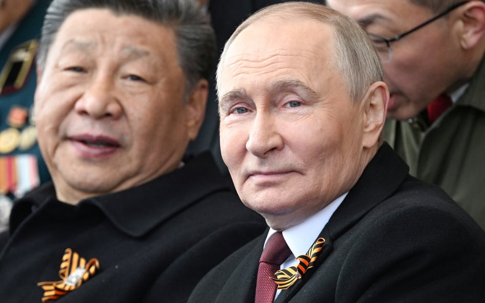 Chiny i Rosja zwierają szeregi. „Pekin stawia kropkę nad i”