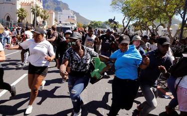 Protest studentów południowoafrykańskich w Kapsztadzie. 26 października