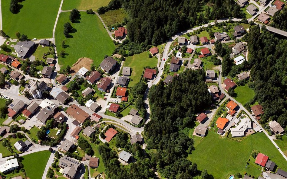 Prawo budowlane: inwestor szybciej załatwi dokumenty u geodety