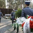 Polska delegacja rządowa składa kwiaty na Polskim Cmentarzu Wojennym w Miednoje, 4 września 2008 r. 