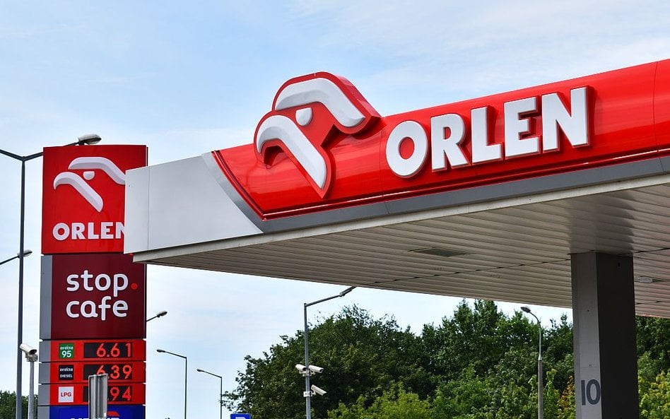 Kasjerzy na stacjach Orlen zarabiają od około 3,7 do 5 tys. zł netto miesięcznie