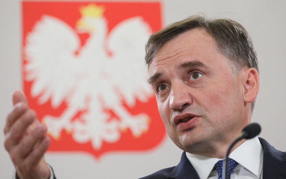 Minister sprawiedliwości, prokurator generalny Zbigniew Ziobro podczas konferencji prasowej w siedzi