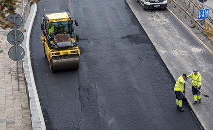 Drogowcy będą asfaltować jezdnię Wisłostrady w kierunku Żoliborza