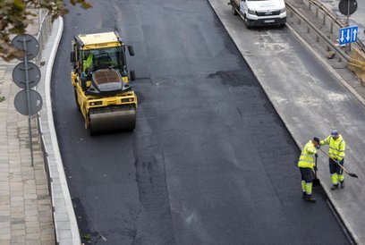 Drogowcy będą asfaltować jezdnię Wisłostrady w kierunku Żoliborza