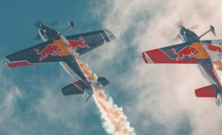 Producent energetyków szczególną uwagę poświęca ekstremalnym konkursom związanym z lotnictwem. Z tą 