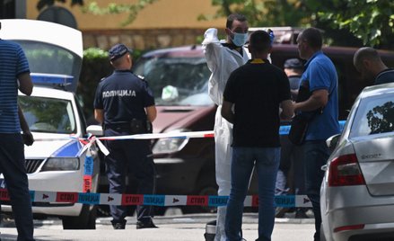 Policjant postrzelony z kuszy przed serbską ambasadą Izraela w Belgradzie