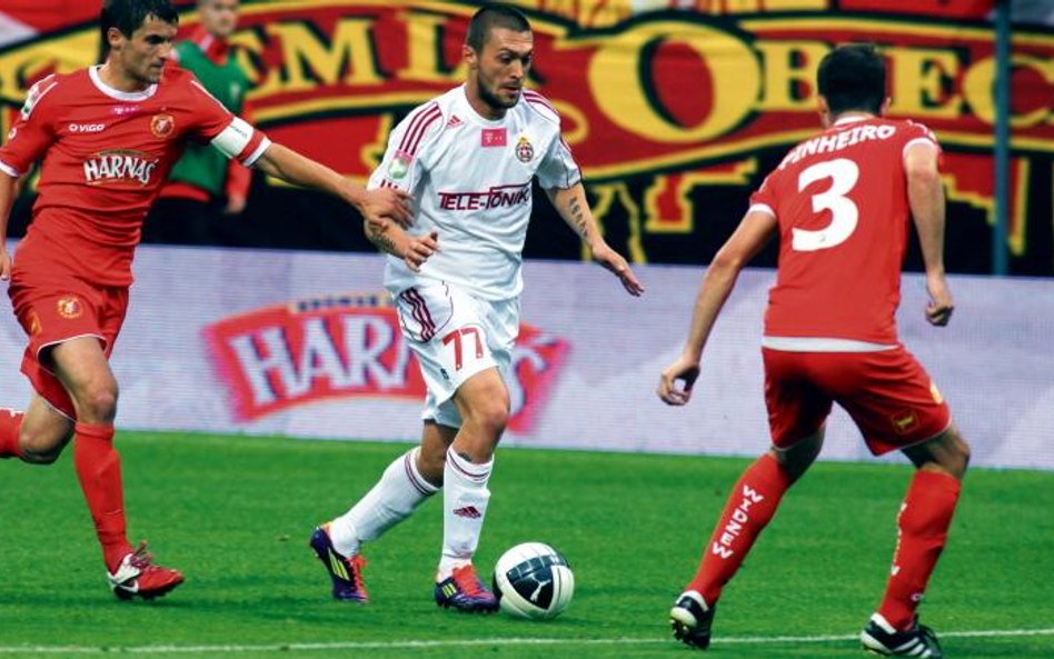 Ivica Iliev (w środku) to chyba najlepsze z letnich wzmocnień Wisły Kraków
