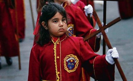 Coraz mniej hiszpańskich dzieci chodzi na religię (na zdj. procesja na Wyspach Kanaryjskich)