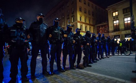 Sondaż: Zaufanie do policji spadło o 20 pkt. proc. Wzrosła obojętność