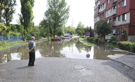 Czy płacić pracownikom mimo powodzi
