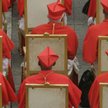 Włochy. Policjanci przebrani za księży złapali oszustów przebranych za kardynałów