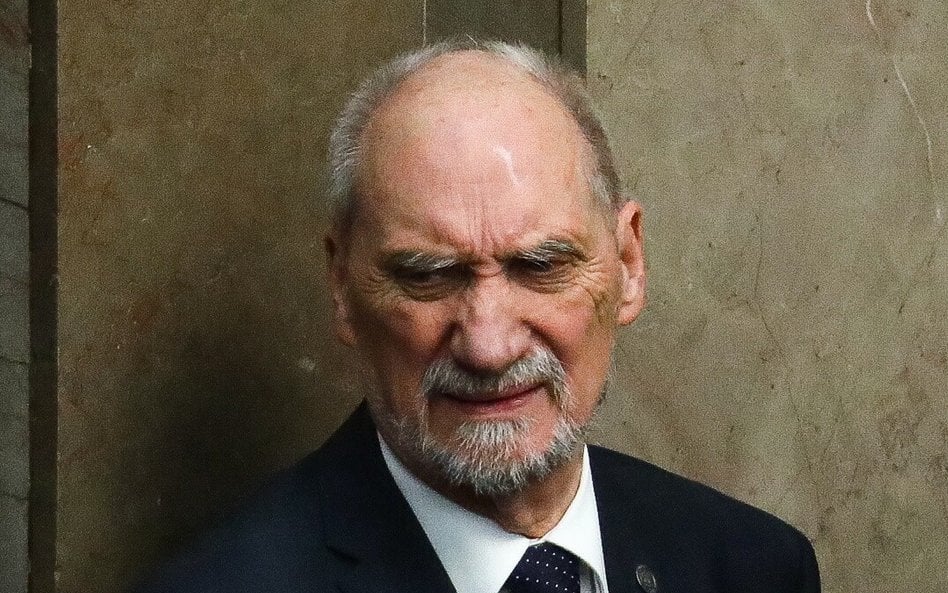 Macierewicz o katastrofie Tu-154: Ludobójstwo smoleńskie