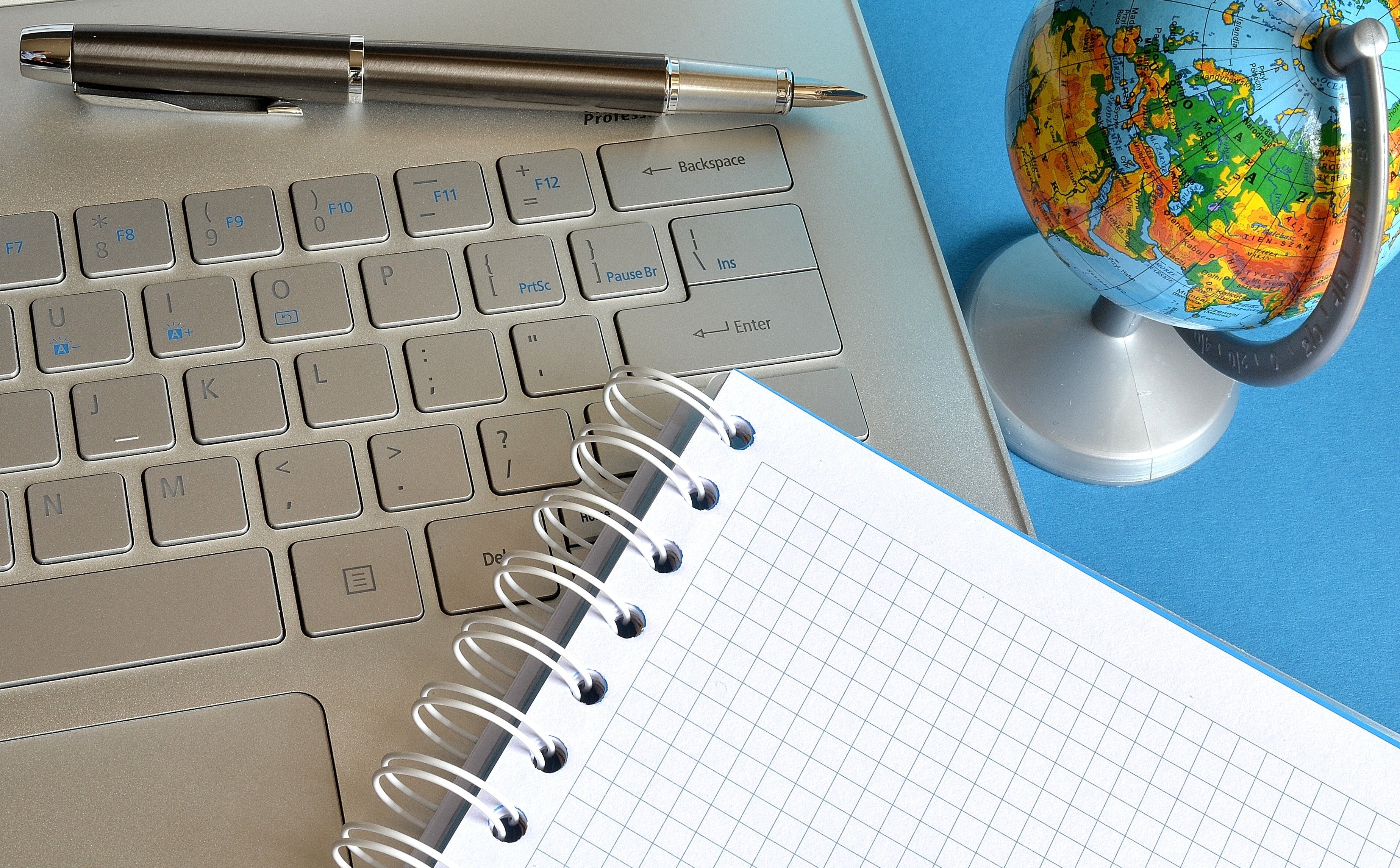 Granty dla przedszkoli i nowe bony na laptopy dla nauczycieli. Plan resortu cyfryzacji