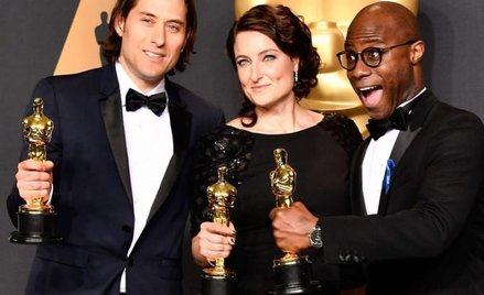 Producenci „Moonlight” Jeremy Kleiner i Adele Romanski i scenarzysta Barry Jenkins. Statuetkę reżyse