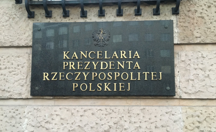 Premier podpisał wniosek o odwołanie i powołanie ministrów