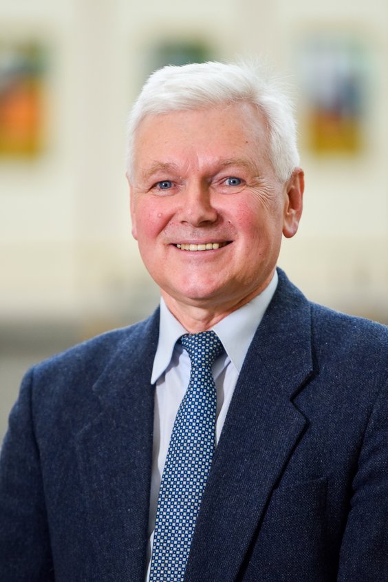 dr hab. Jacek Sierak, prof. SGH Kierownik Katedry Ekonomiki i Finansów Samorządu Terytorialnego; twó