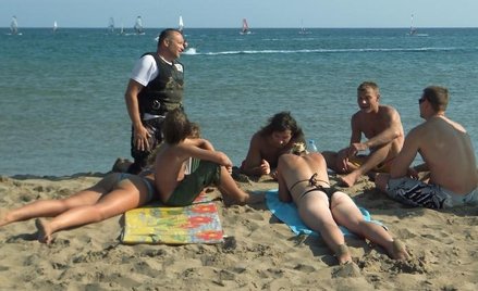 Dni wolne: traci produkcja, zyskują usługi