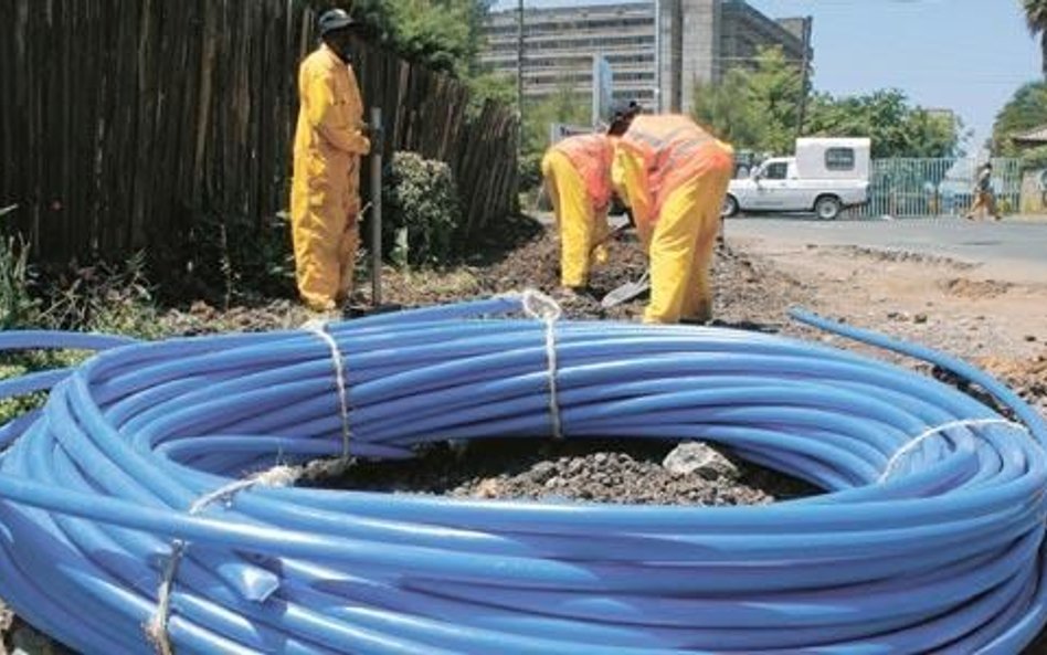 Rząd zirytowany powolną budową infrastruktury dostępowej