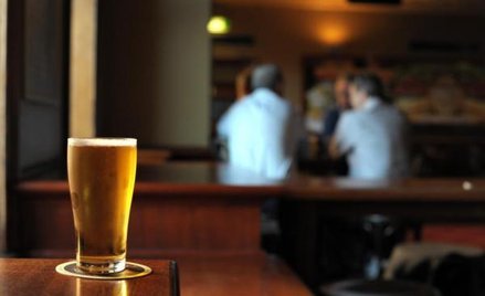 Polak rzadko odwiedza puby