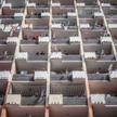 Uwięzieni w kontenerach mieszkalnych, które ludzkość buduje od stu lat zamiast domów i kamienic… Joh