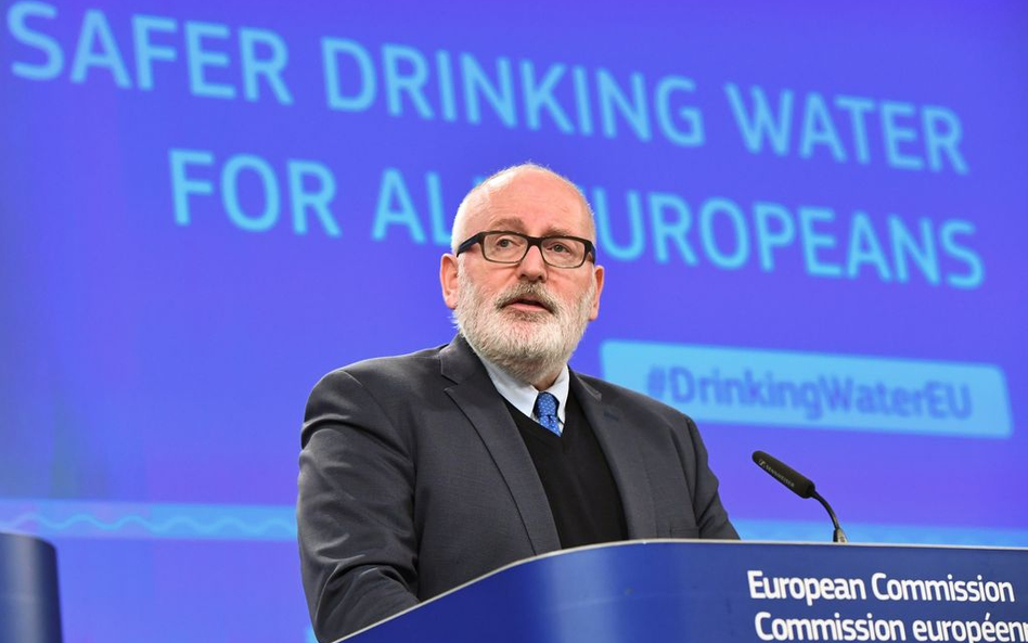 Wiceszef Komisji Europejskiej kuszony pączkiem i faworkiem