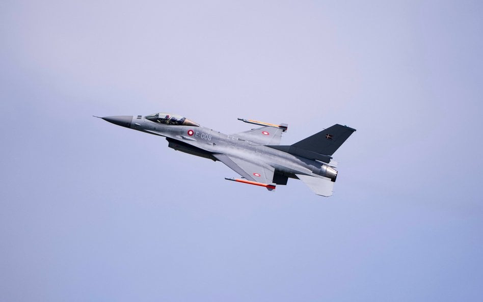 F-16