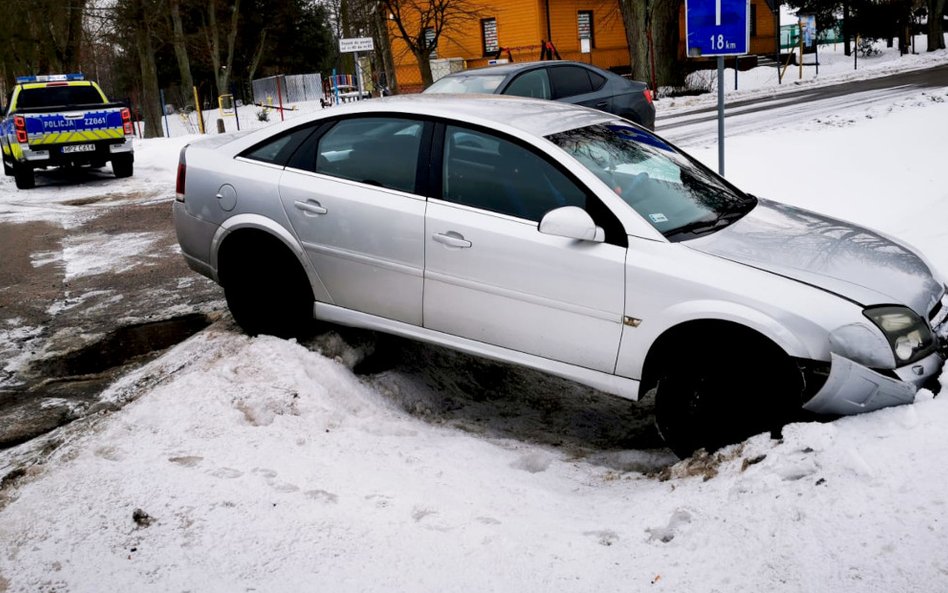 Trudne warunki pogodowe oraz śliska jezdnia sprawiły, że ucieczka trwała tylko chwilę.