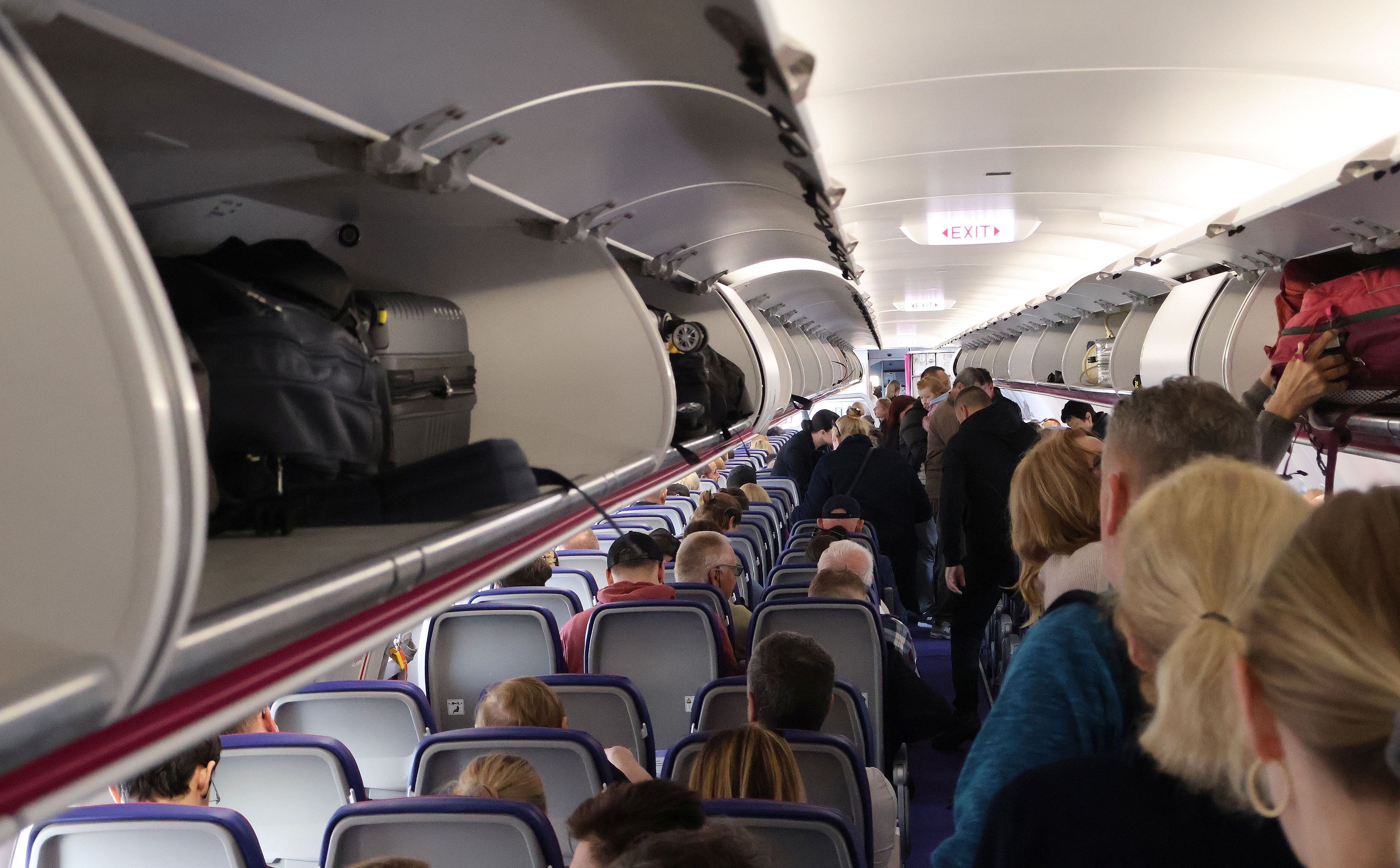 Opłata za bagaż podręczny? Dziękuję, ale nie interesuje mnie to, nie polecę