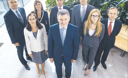 Partnerzy spółki Doradztwa Podatkowego Ernst & Young (pierwszy rząd od lewej): Karolina Gizicka, Jac