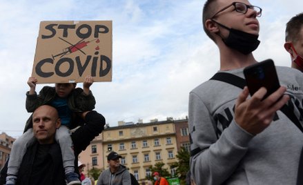 Manifestacja antycovidowa w Krakowie