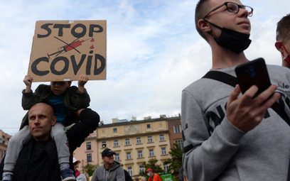Manifestacja antycovidowa w Krakowie